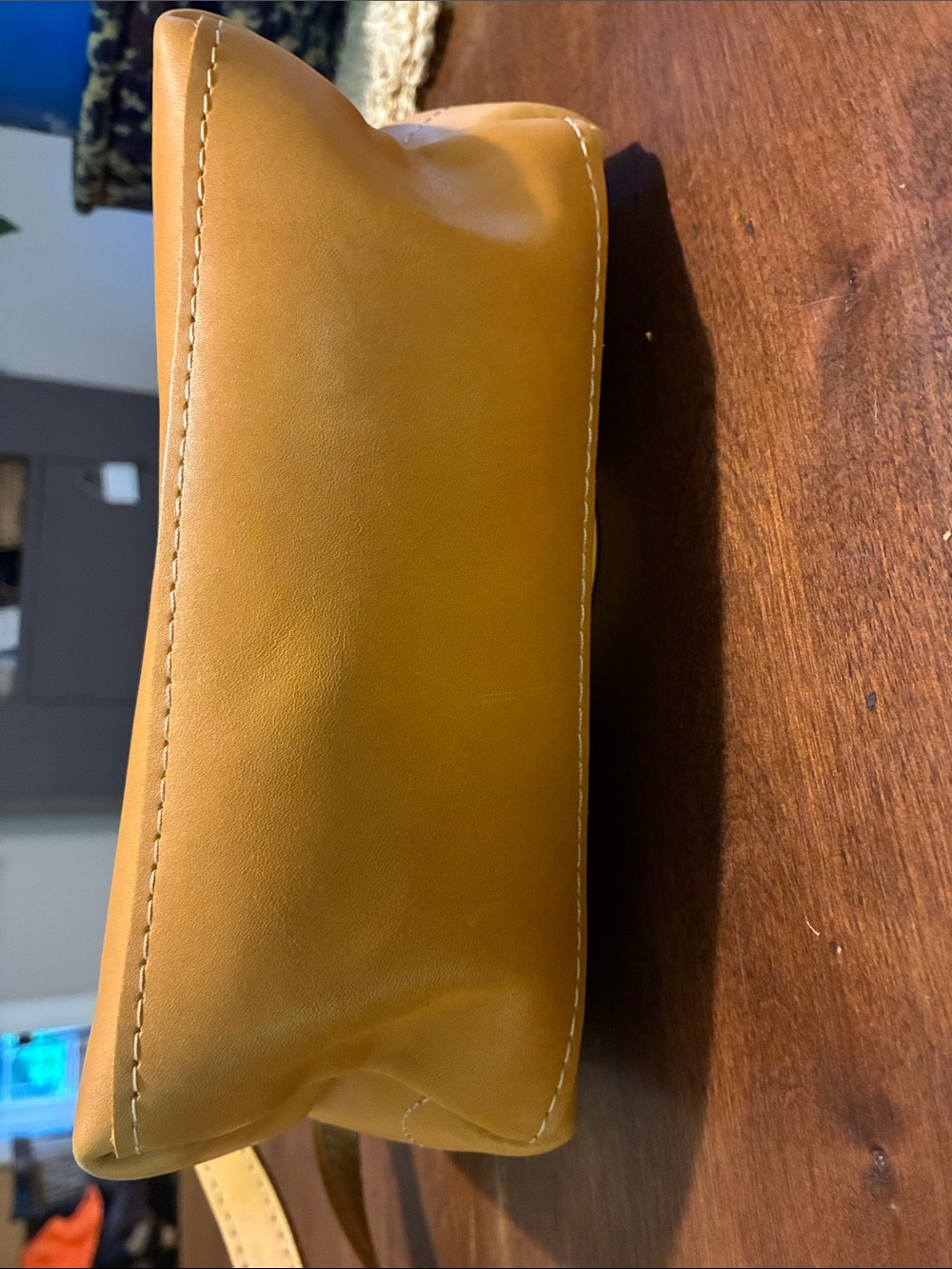 Portland Leather’s Small Folklore Raindrop Crossbody Tote in Sunflower Yellow! - Picture 8 of 15